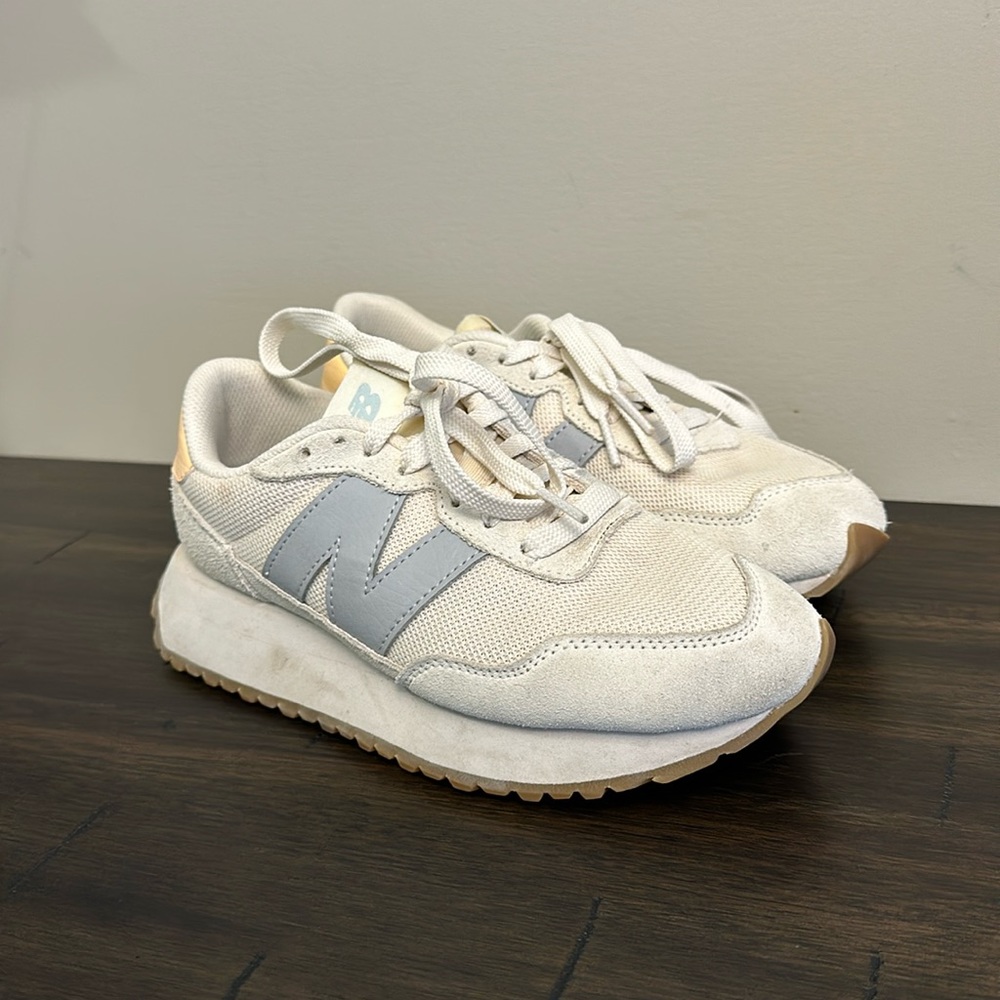 New Balance 237’s